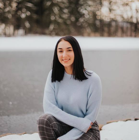 Meet your Posher, Kaila - Picture 1 of 1